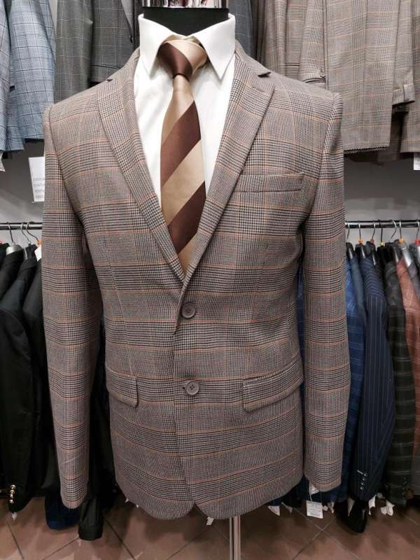 Costume beige à carreaux