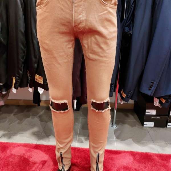 Jean camel déchirure niveau genou