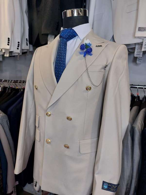 Costume beige bouton doré – Image 2
