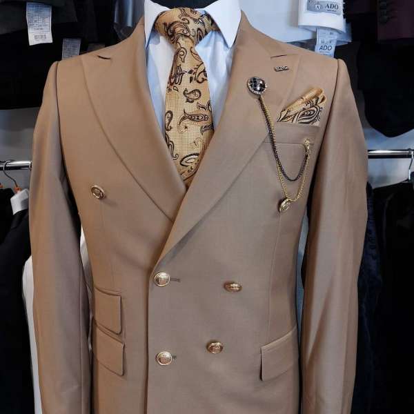 Costume croisé camel bouton doré