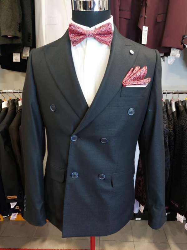 Costume croisé noir bouton noir