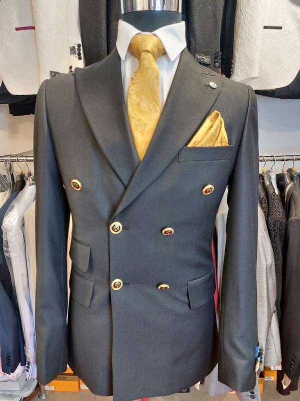 Costume croisé noir rayé blanc bouton doré
