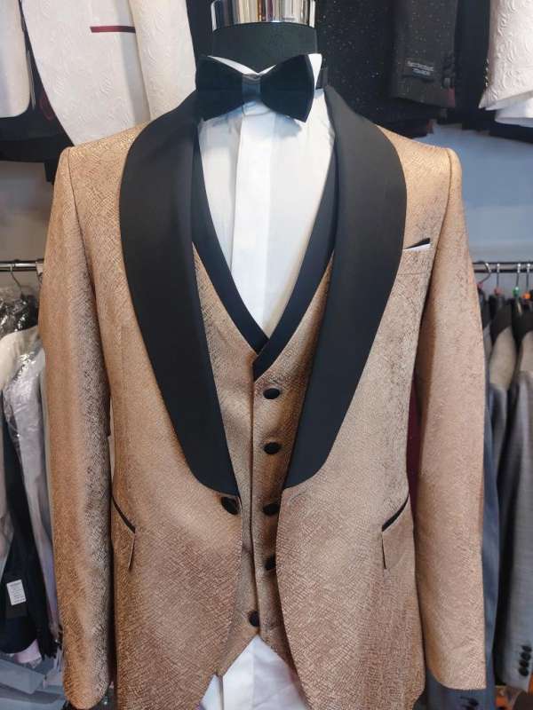 Smoking mariage ceremonie  beige doré col chal noir satin