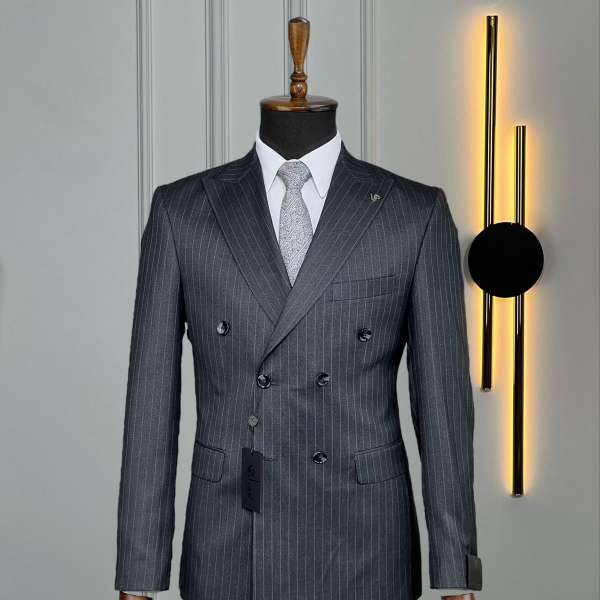Costume croisé noir rayé gris borsalino