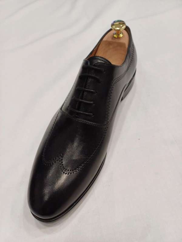 Chaussure richelieu a motif noir