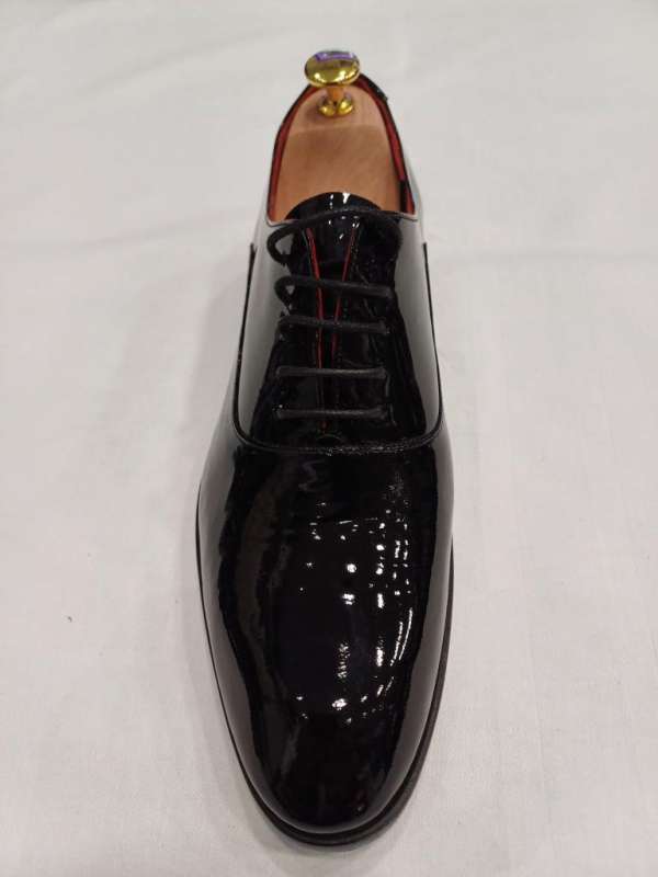 Chaussure richelieu vernis noir  bout rond