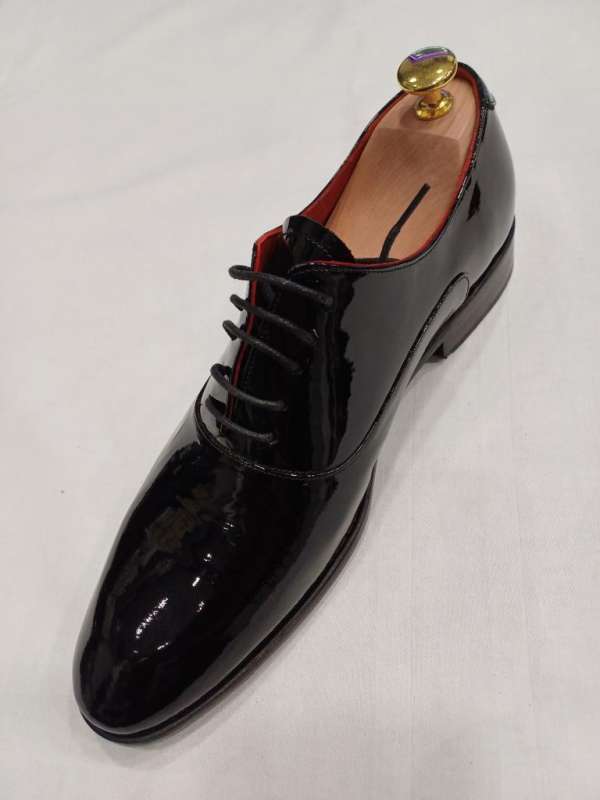 Chaussure richelieu vernis noir  bout rond – Image 2