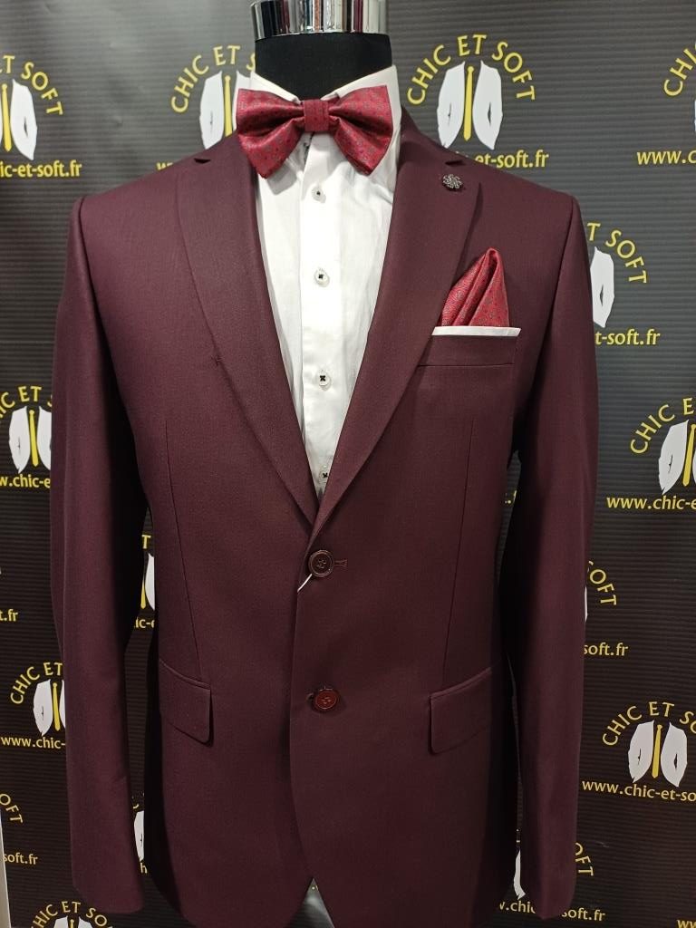 Costume 2 piƩces bordeau